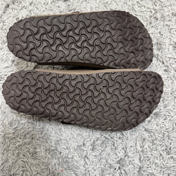 Birkenstock Tan Double Strap Sandals, Size 2.5 - Picture 9 of 11